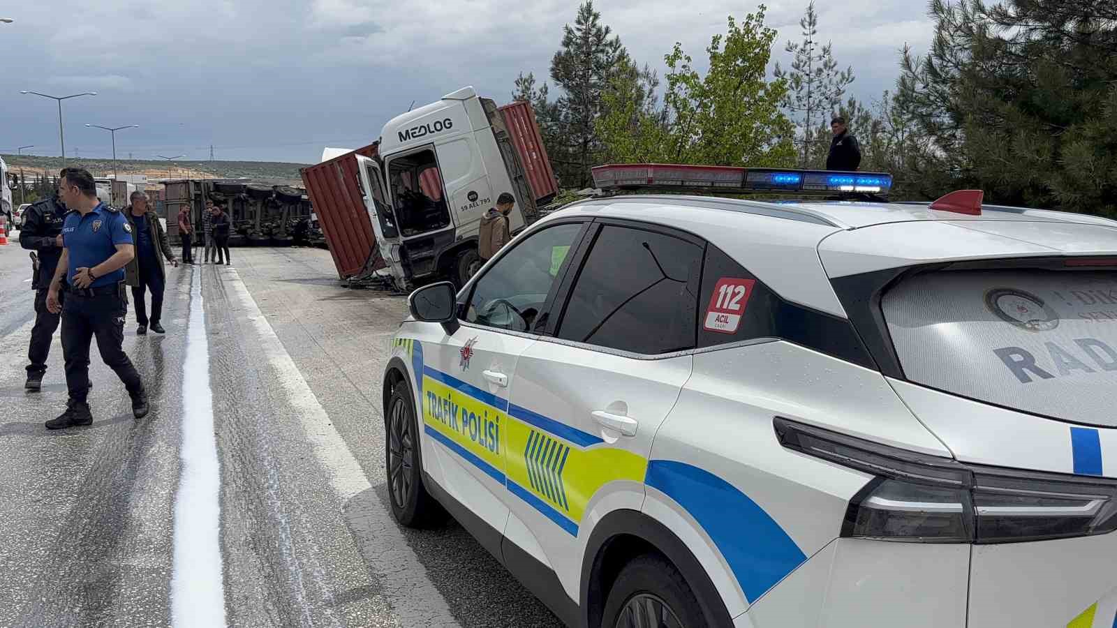 gaziantepte 4 aracin karistigi zincirleme kaza 1 yarali 0 suyYphmI