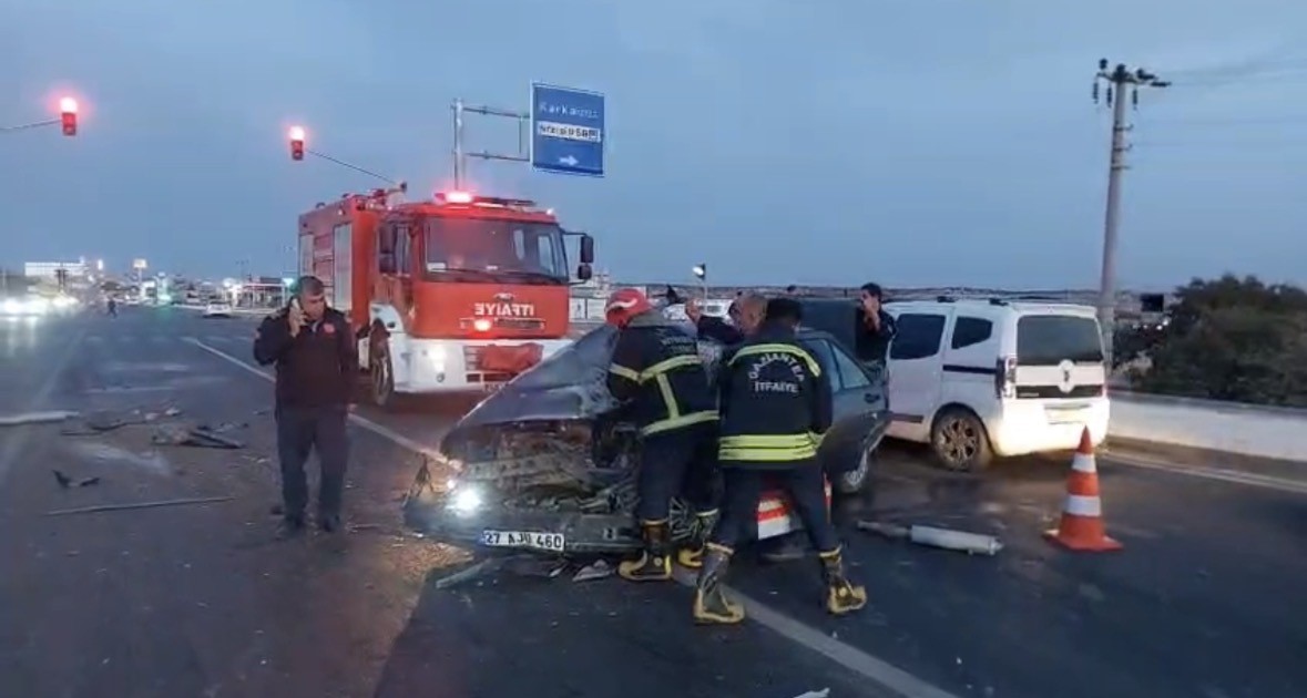 gaziantepte 5 aracin karistigi zincirleme kaza 3 yarali 1
