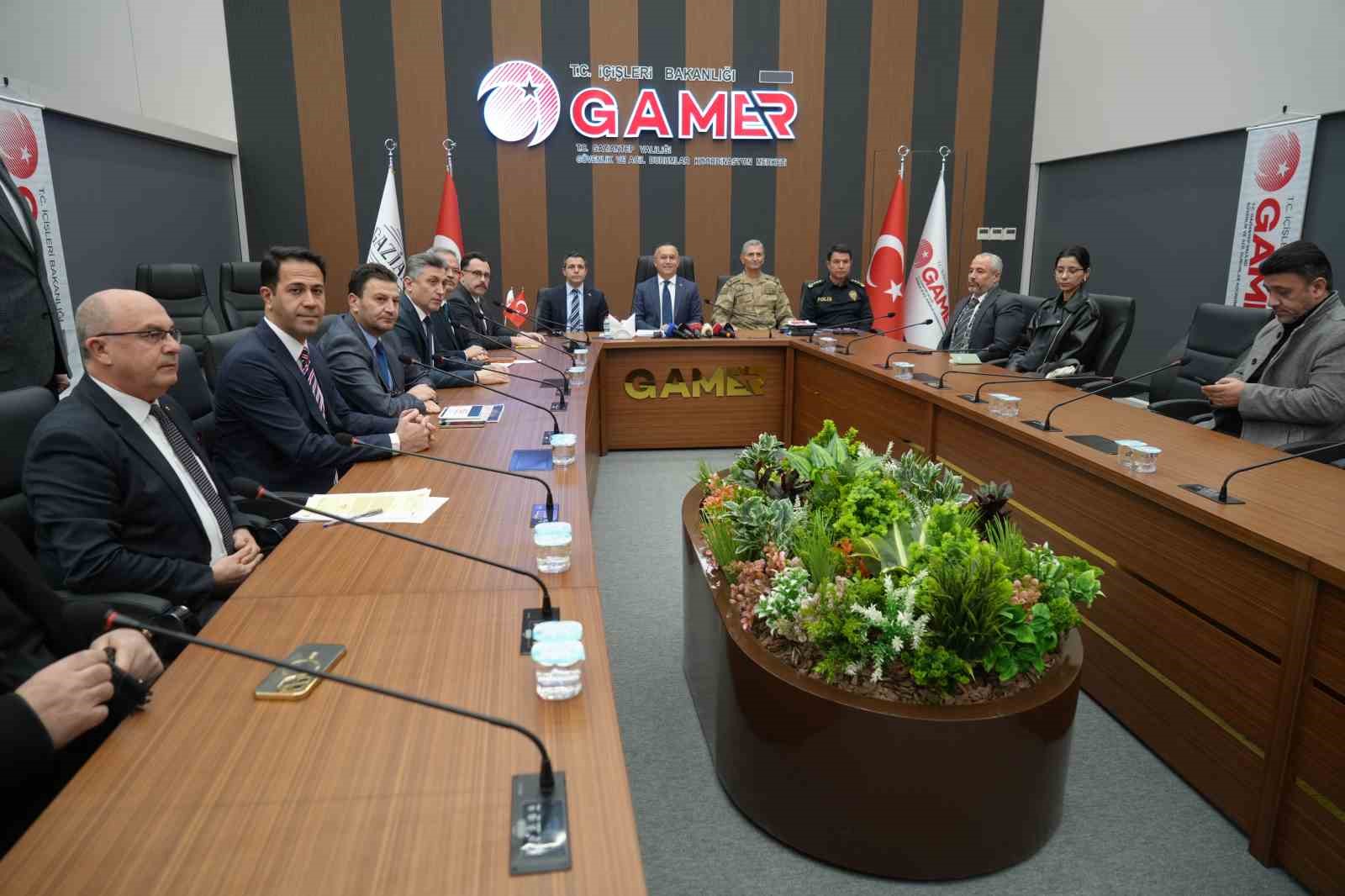 gaziantepte 626 teror operasyonu yapildi 662 kilo uyusturucu ele gecirildi 3 BlbCZiuM