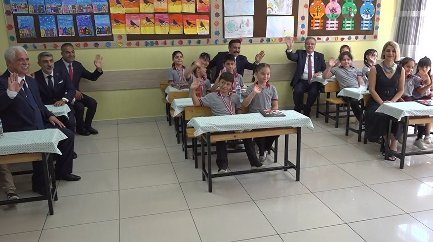 gaziantepte 680 bini askin ogrenci karne heyecani yasadi 1 FdeV4FBg