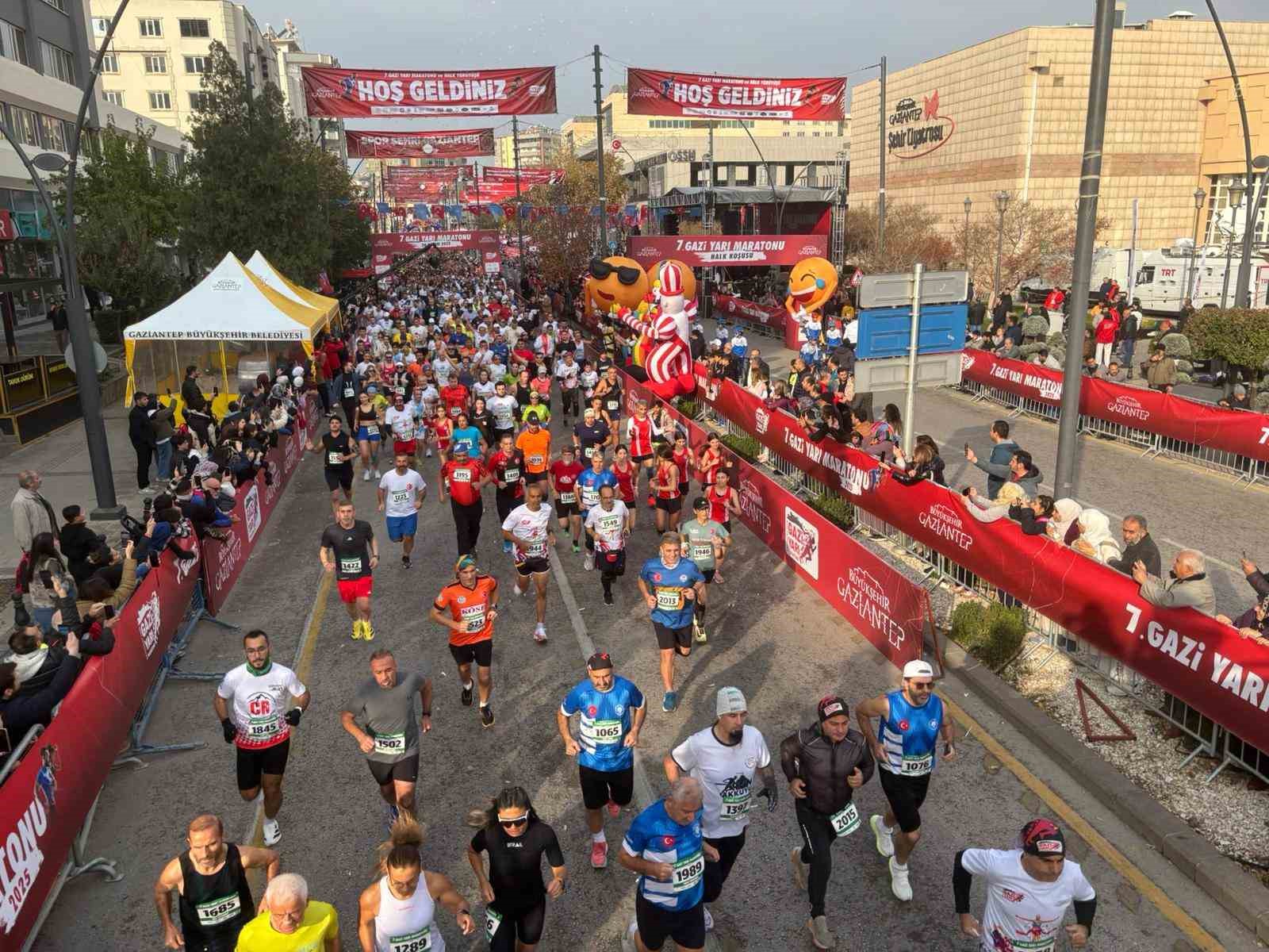 gaziantepte 7 gazi yari maratonu bin 498 sporcunun katilimiyla basladi 6 YdGYmiw3