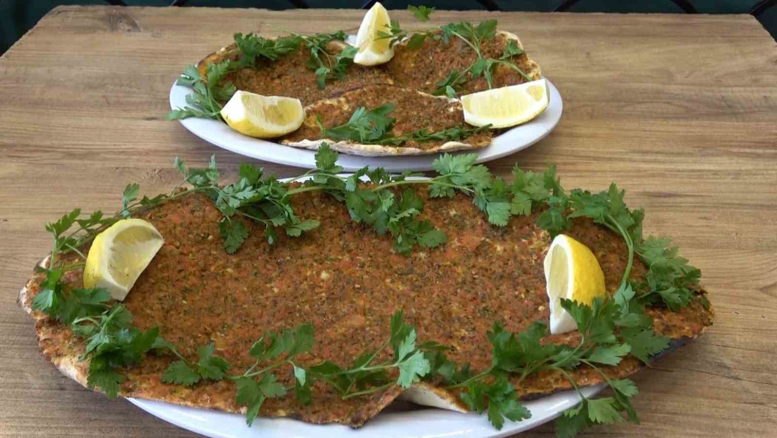 gaziantepte ab tescilli lahmacun sarimsakli ve sebzeli yapiliyor 1 ac3utNhi