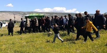 gaziantepte-aci-kaza-geri-manevra-yaparken-15-yasindaki-torununu-ezdi-W9Ll6hQw.jpg
