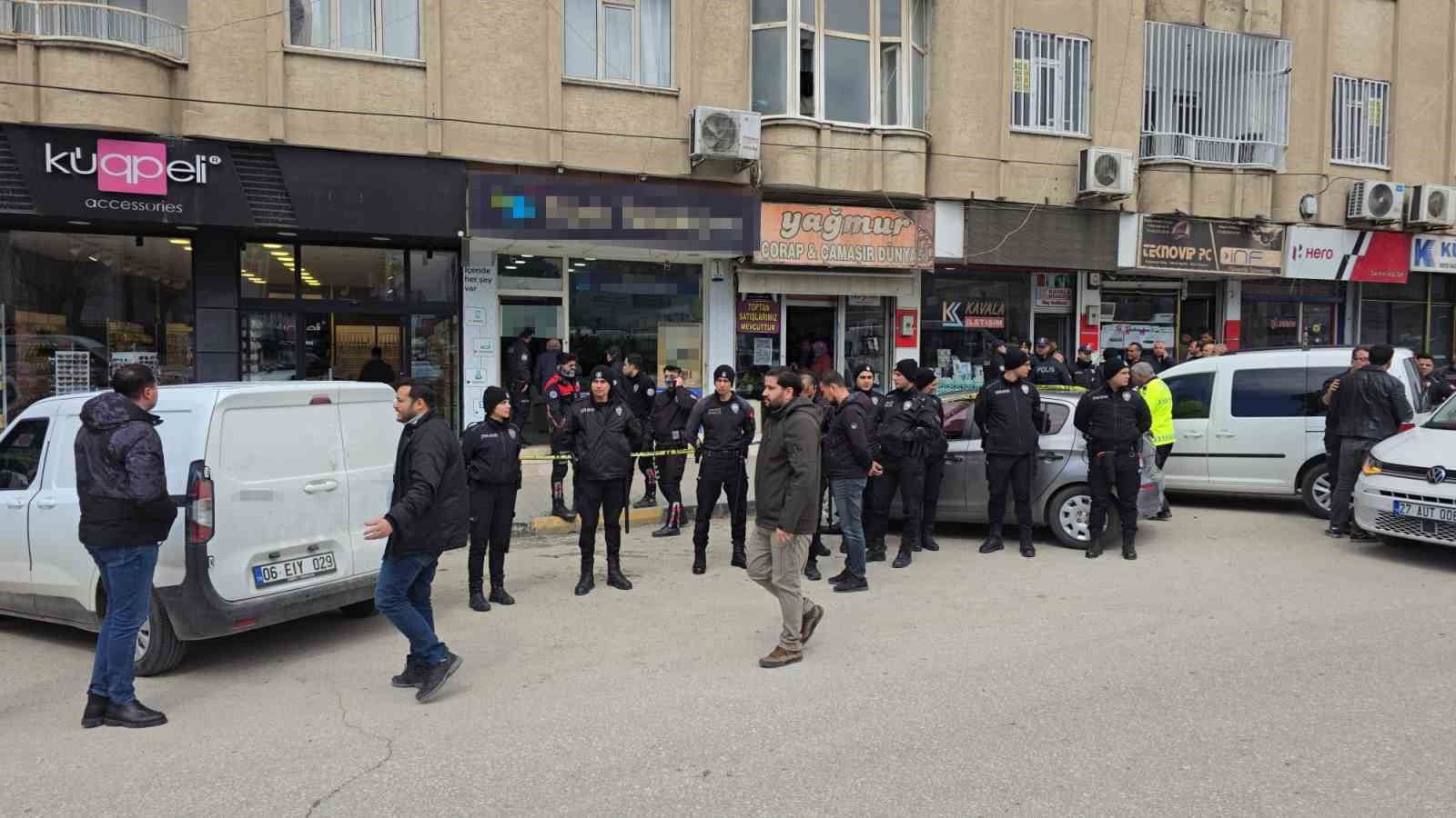 gaziantepte alacak verecek kavgasi 1 yarali 1 yiDTX42O