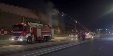 gaziantepte-ambalaj-fabrikasinda-yangin-1-isci-dumandan-etkilendi-f9wAJVBh.jpg