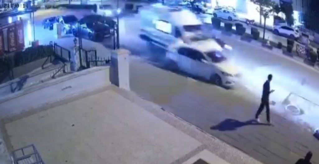 gaziantepte ambulansin karistigi zincirleme kazada 3 kisi yaralandi 1 KLFsy82N