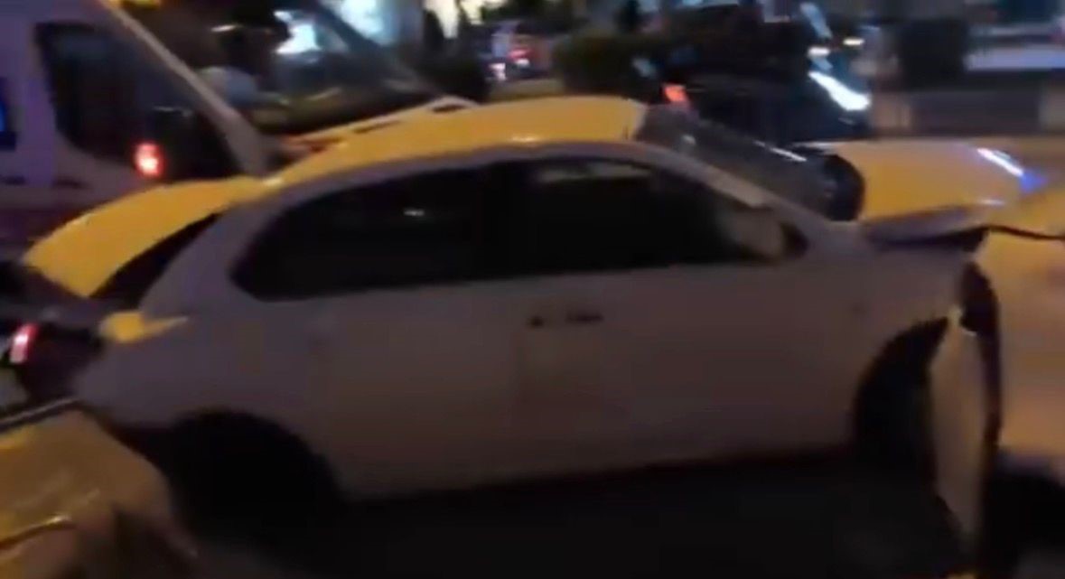 gaziantepte ambulansin karistigi zincirleme kazada 3 kisi yaralandi 3 HKnfl7zV