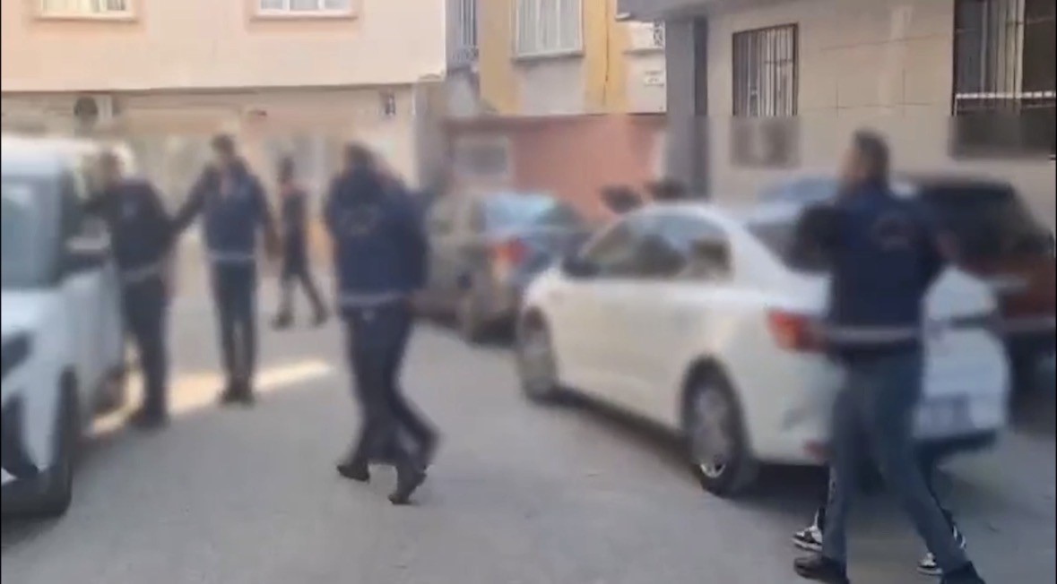 gaziantepte arac ve isyeri kundaklayan 4 supheli tutuklandi 2 PD8vH1uE