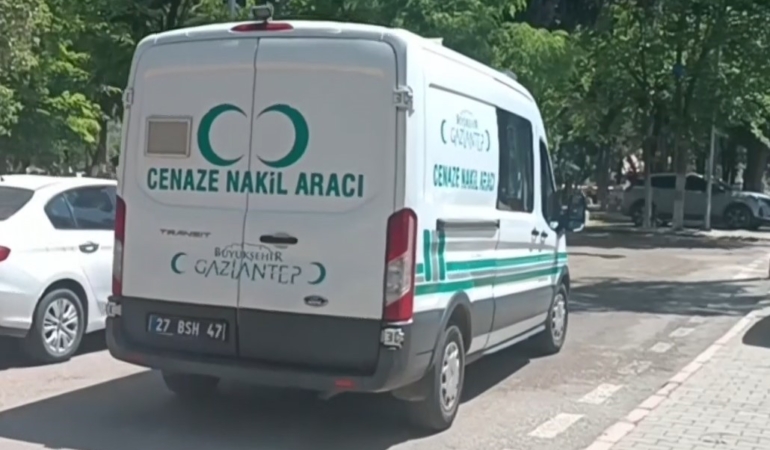 gaziantepte-arkadasi-tarafindan-bicaklanan-13-yasindaki-cocuk-kurtarilamadi-gMwIpUUT.jpg