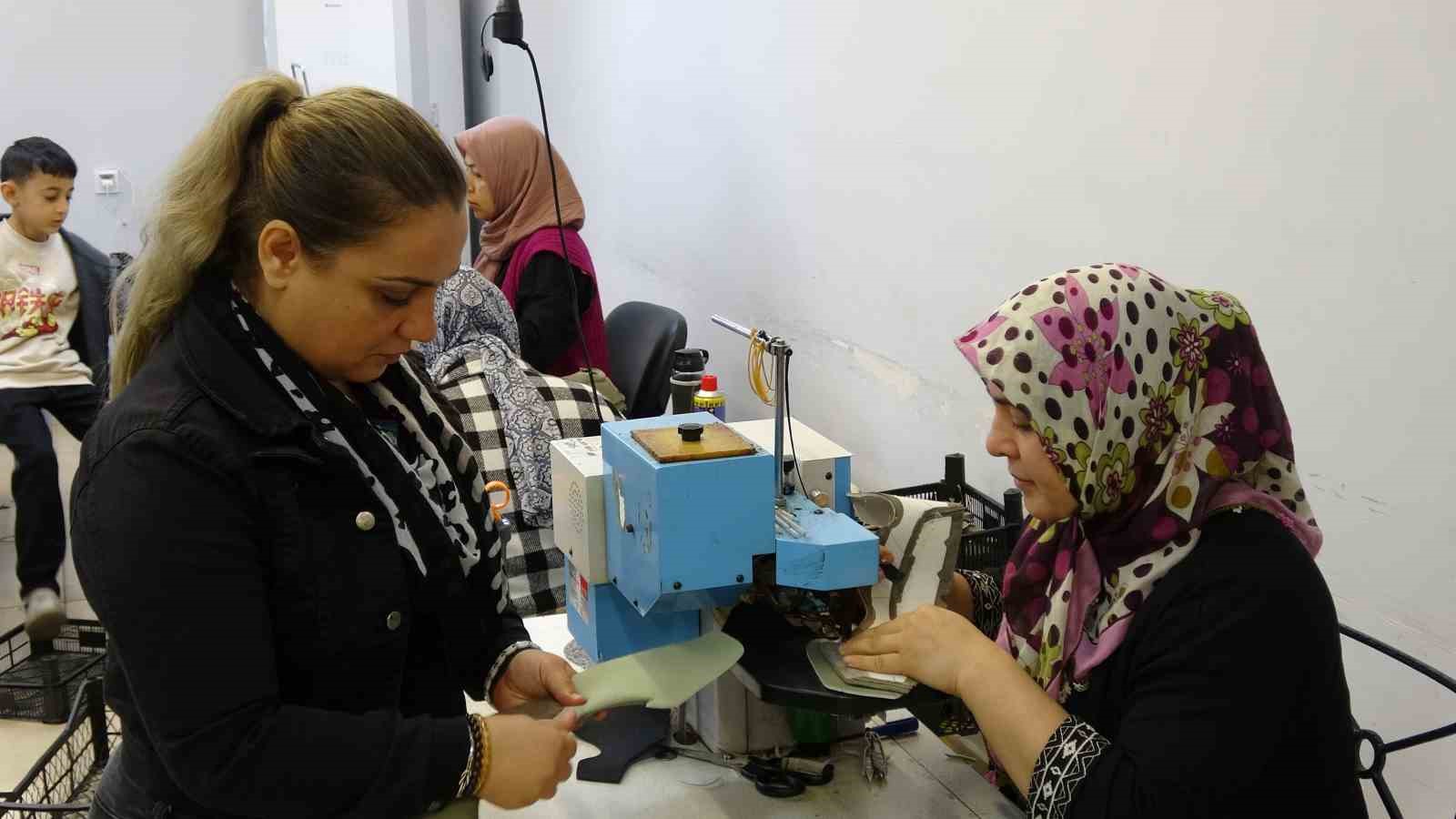 gaziantepte ayakkabi sektorunun imdadina kadinlar yetisti 1 4hSa8gtK