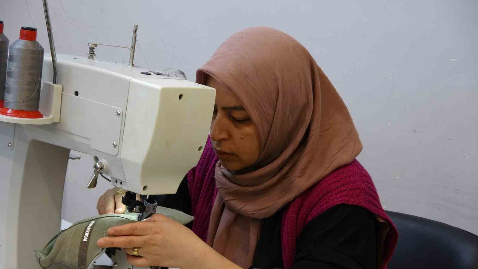 gaziantepte ayakkabi sektorunun imdadina kadinlar yetisti 6 kj2R4VK4