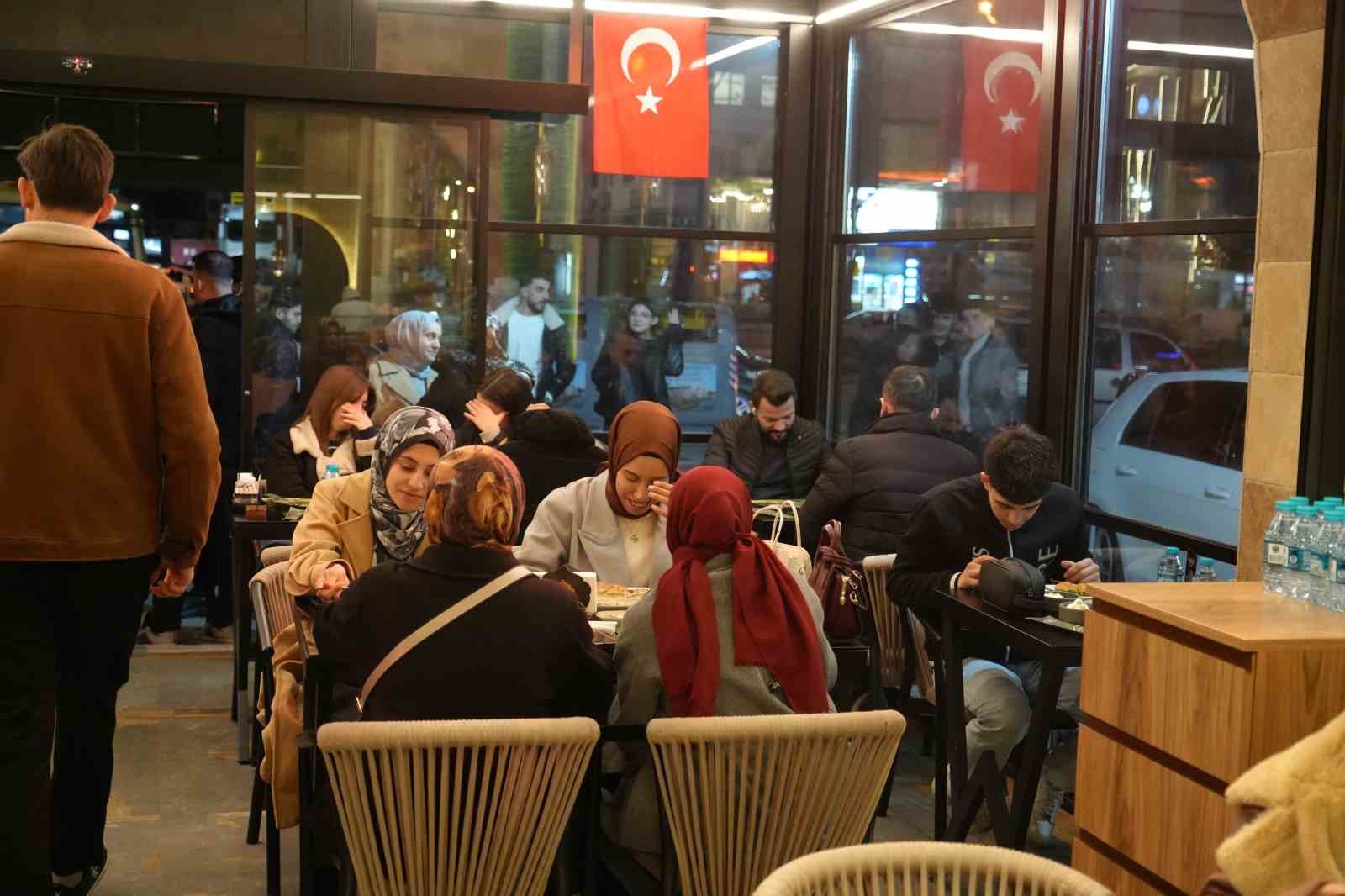 gaziantepte baklava kampanyasi kuyruk olusturdu 1 RFt9sAVw