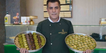 gaziantepte-baklavacilarda-bayram-yogunlugu-gunluk-uretim-20-tona-ulasti-mUaG5ZVQ.jpg