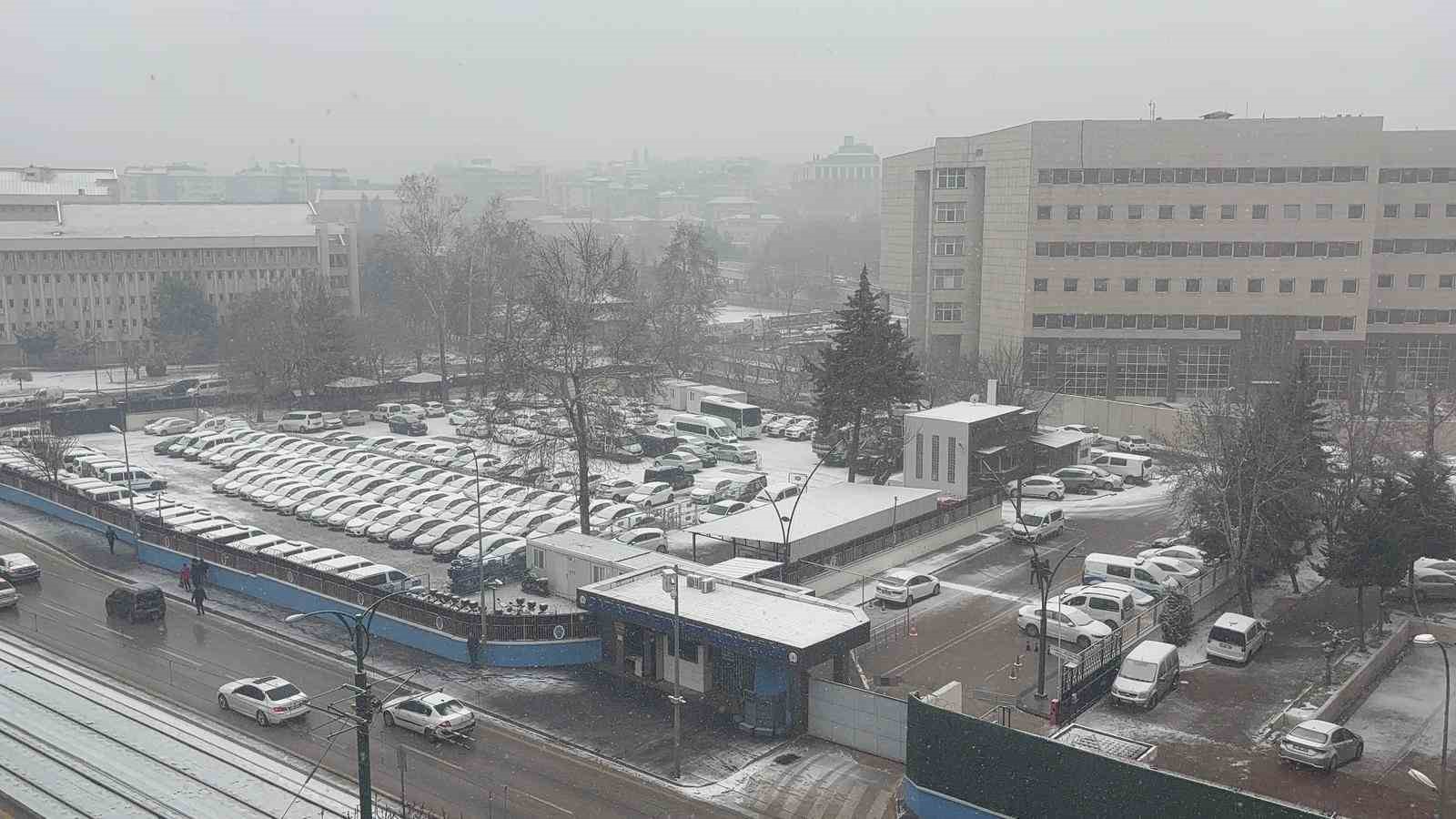 gaziantepte beklenen kar yagisi etkisini gostermeye basladi 1 Vhg7O5eP
