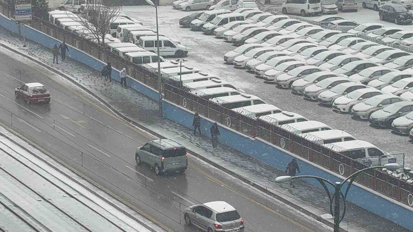 gaziantepte beklenen kar yagisi etkisini gostermeye basladi 2 zYjPhgLE