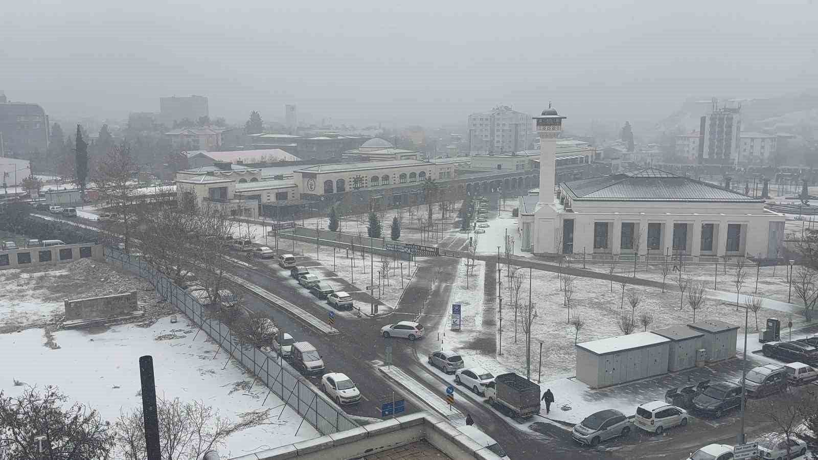 gaziantepte beklenen kar yagisi etkisini gostermeye basladi 3 tW2HGghN