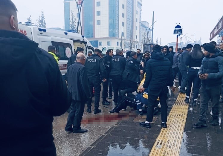 Gaziantep’te bıçaklı kavga: 1 ölü, 1 ağır yaralı 5 gaziantepte bicakli kavga 1 olu 1 agir yarali 1 JVlnQelr