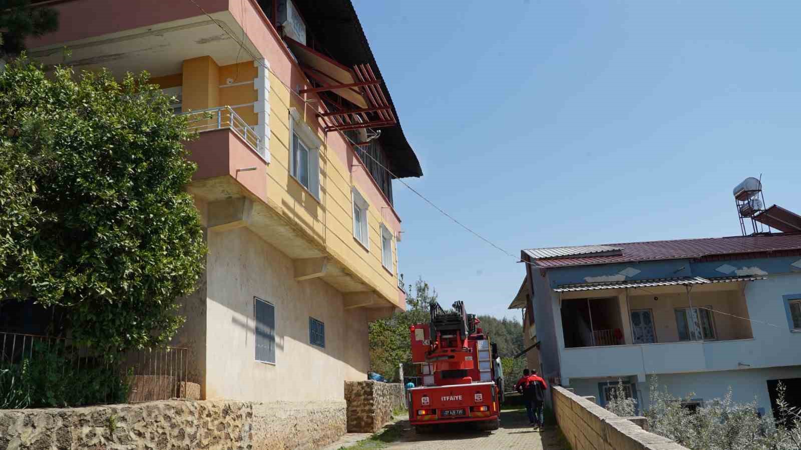 gaziantepte bir evde meydana gelen patlama panige neden oldu 1 lWyTIYTl