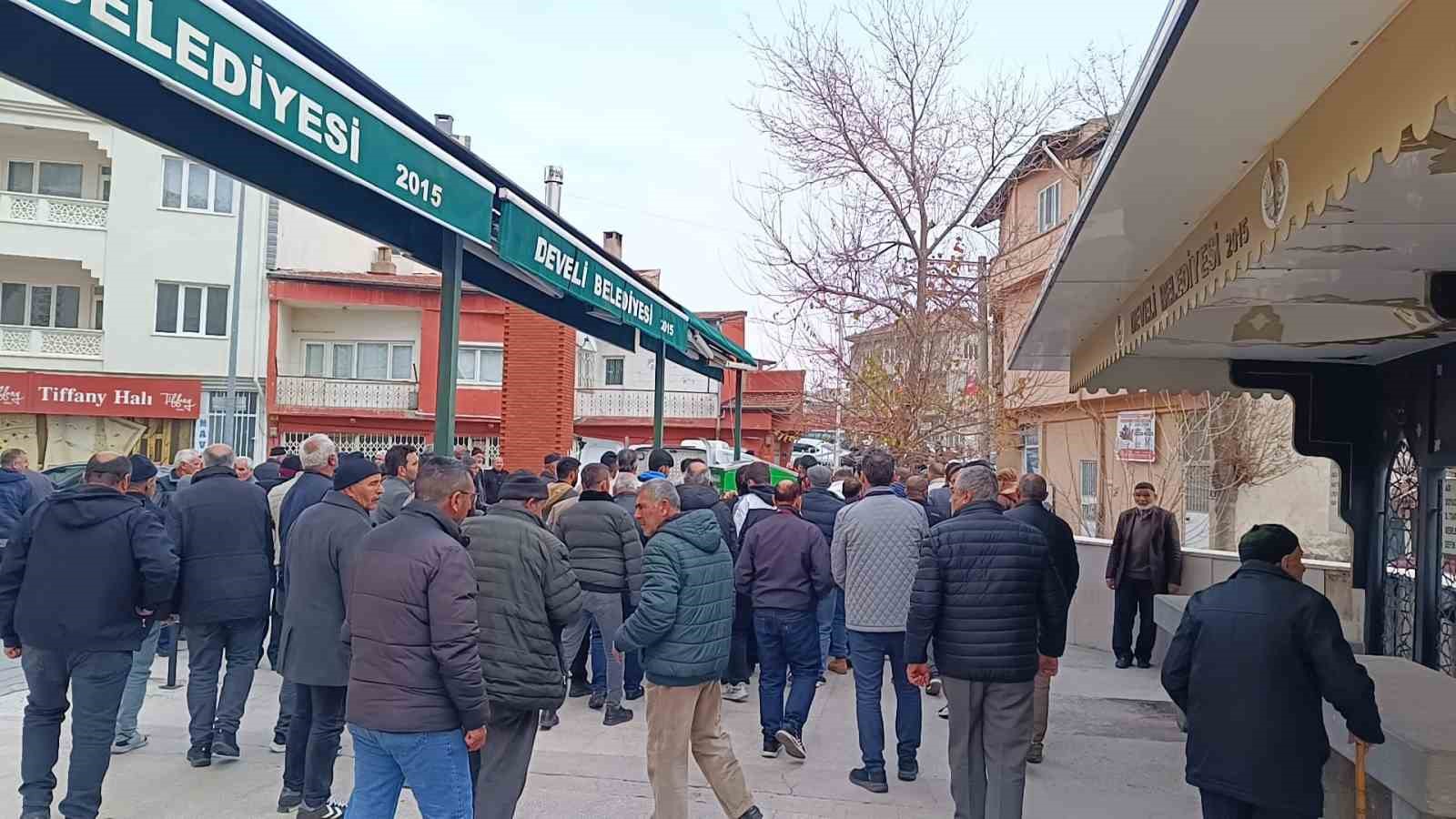 gaziantepte bosandigi esi tarafindan oldurulen kadin kayseride topraga verildi 2 3zN7Q91k