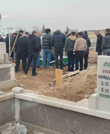 gaziantepte-bosandigi-esi-tarafindan-oldurulen-kadin-kayseride-topraga-verildi-nN4EmZP3.jpg