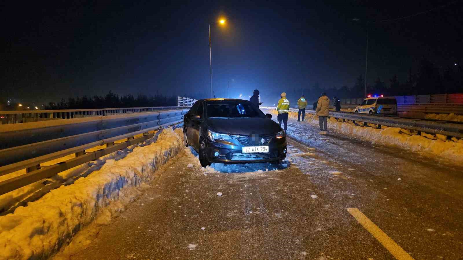 Gaziantep’te buzlanma nedeniyle kaza: 1 yaralı 5 gaziantepte buzlanma nedeniyle kaza 1 yarali 1 mEJVydGl