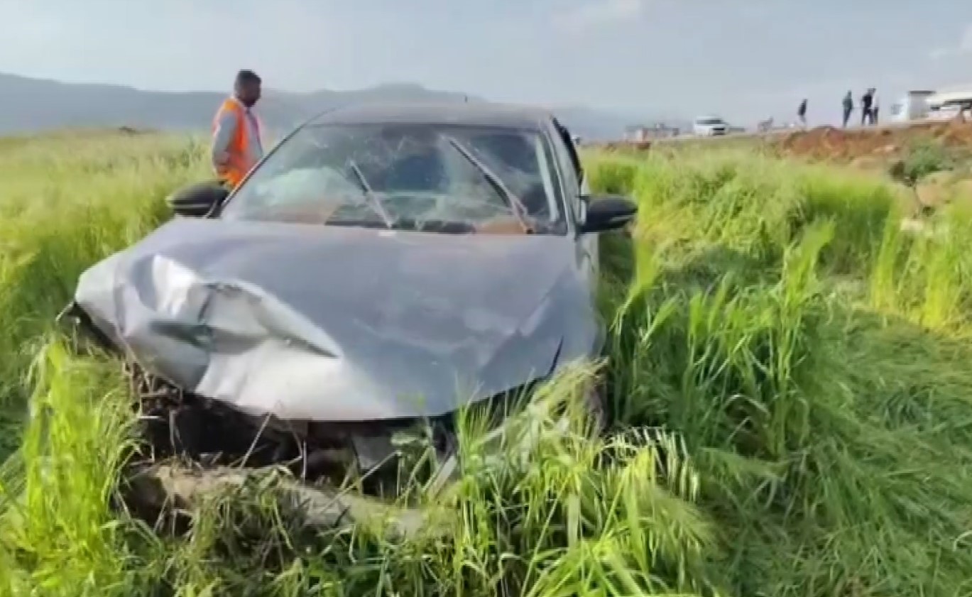 gaziantepte carpisan otomobiller tarlaya uctu 1i agir 5 yarali 2 GcbQPXuS