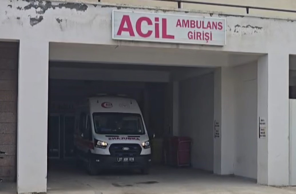 gaziantepte carpisan otomobiller tarlaya uctu 1i agir 5 yarali 3 wz26HOkI