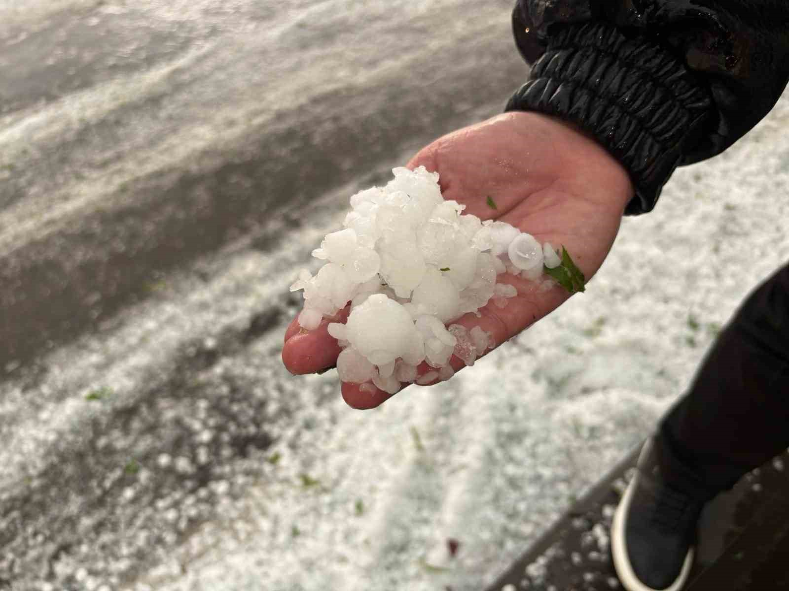 gaziantepte ceviz buyuklugunde dolu yagdi 8