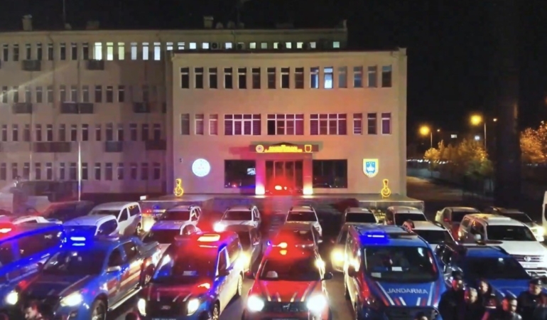 gaziantepte-deasin-finans-kaynagina-safak-operasyonu-13-gozalti-GzS2JOgh.jpg