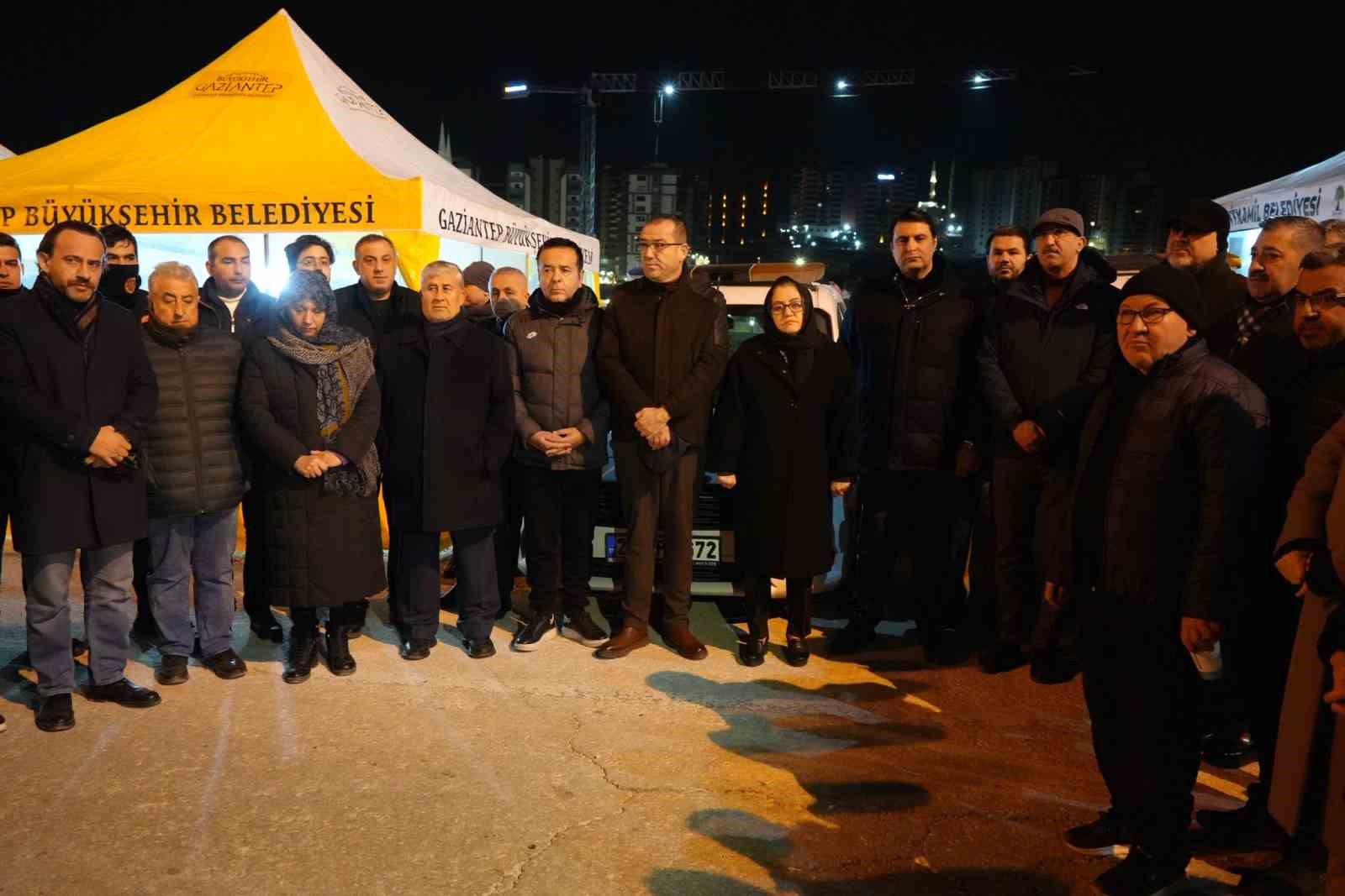 gaziantepte deprem sehitleri 3uncu yilinda goz yaslariyla anildi 0 aB8S3PR4