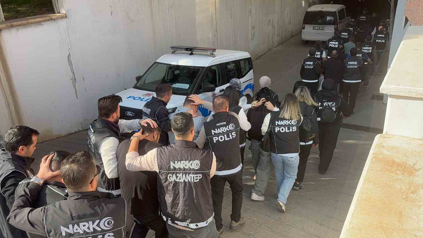 gaziantepte dev uyusturucu operasyonu 31 supheliden 16si tutuklandi 13u adliyeye sevk edildi 1