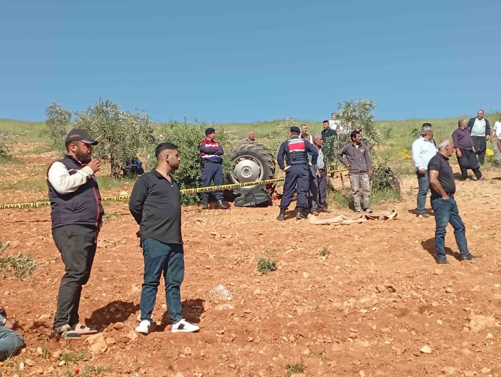 Gaziantep’te devrilen traktörün sürücüsü hayatını kaybetti 4 gaziantepte devrilen traktorun surucusu hayatini kaybetti 0 PFZBKI2z