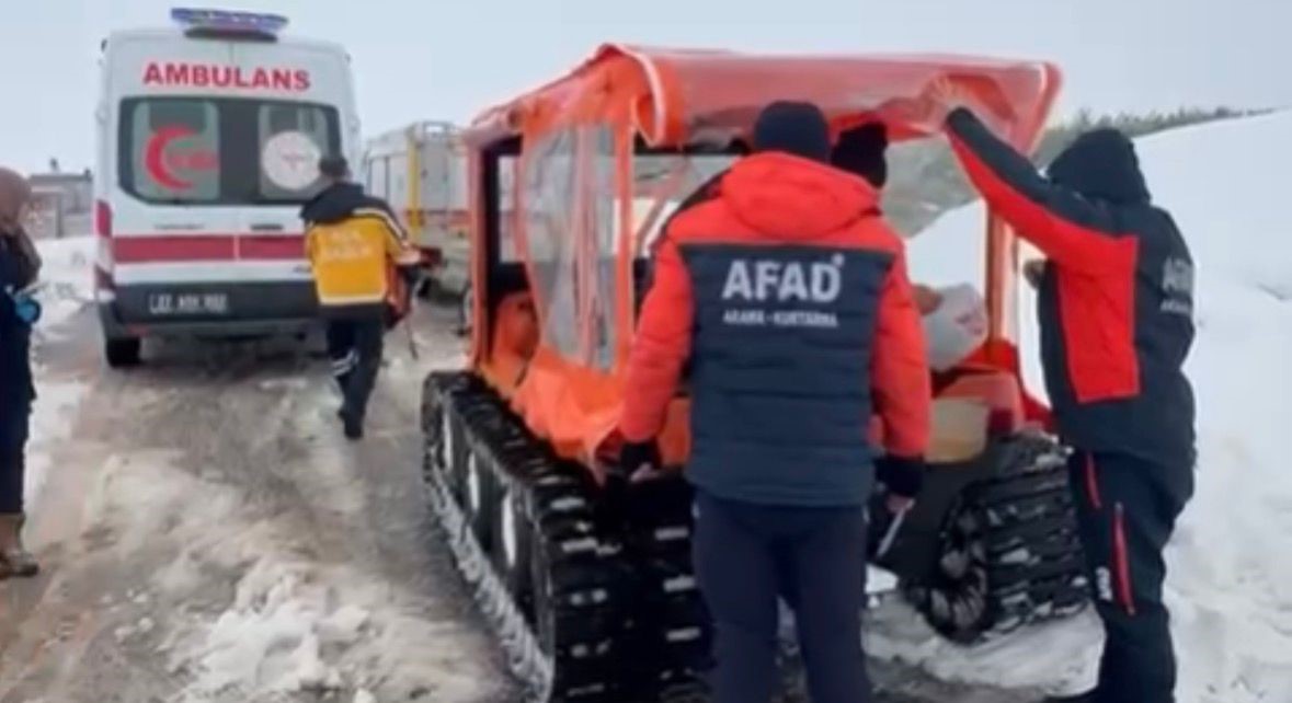 gaziantepte dusuk riski olan hamile kadin paletli kar araciyla kurtarildi 3 E6p2gfjW