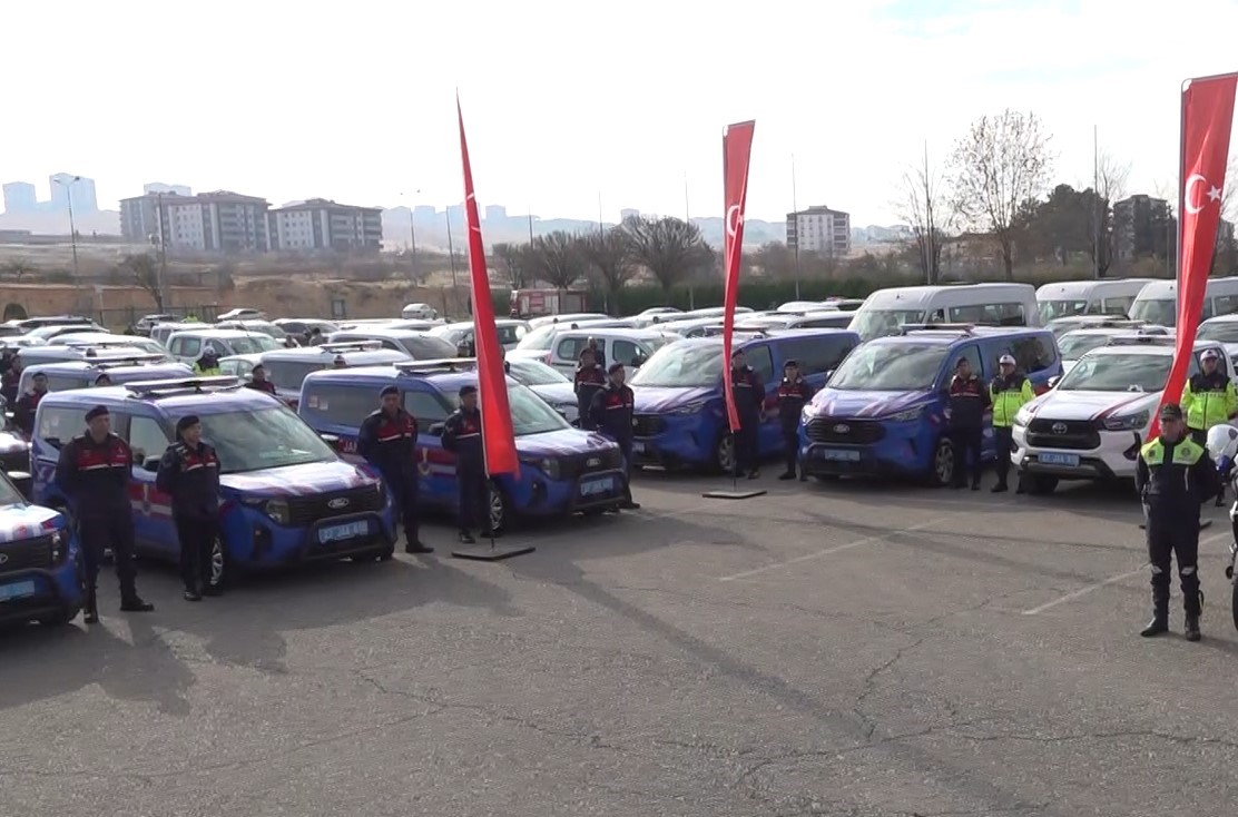 gaziantepte emniyet ve jandarmaya 210 yeni arac teslim edildi 3 n47m9nH2