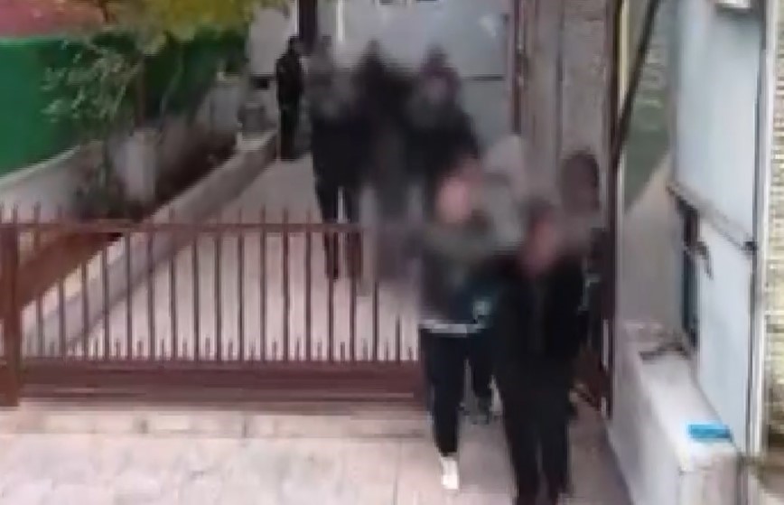 Gaziantep’te fuhuş operasyonunda 14 şahıs tutuklandı, duvardaki yazılar şoke etti 5 gaziantepte fuhus operasyonunda 14 sahis tutuklandi duvardaki yazilar soke etti 1 MQk2Hhe1