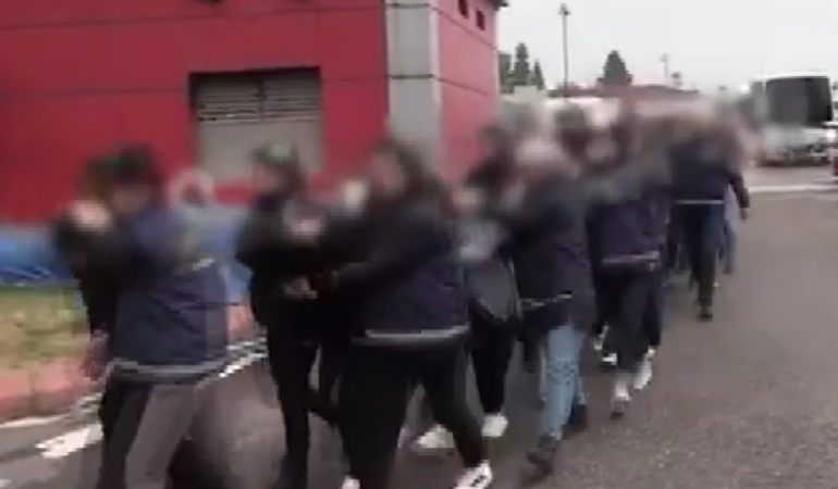 gaziantepte-fuhus-operasyonunda-14-sahis-tutuklandi-duvardaki-yazilar-soke-etti-gdZQuhIh.jpg