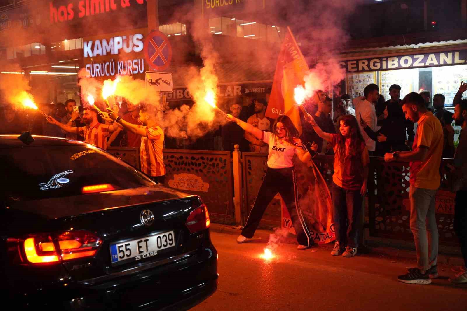 gaziantepte galatasarayin 26 sampiyonlugu kutlandi 2 wlSny7E9