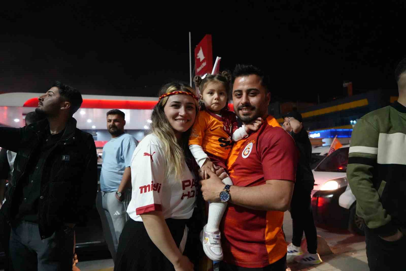 gaziantepte galatasarayin 26 sampiyonlugu kutlandi 6 jIuIvnga