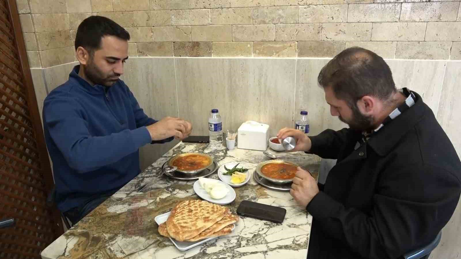 gaziantepte grip olanlar iyilesmek icin beyran iciyor 3 bEHlQjk4