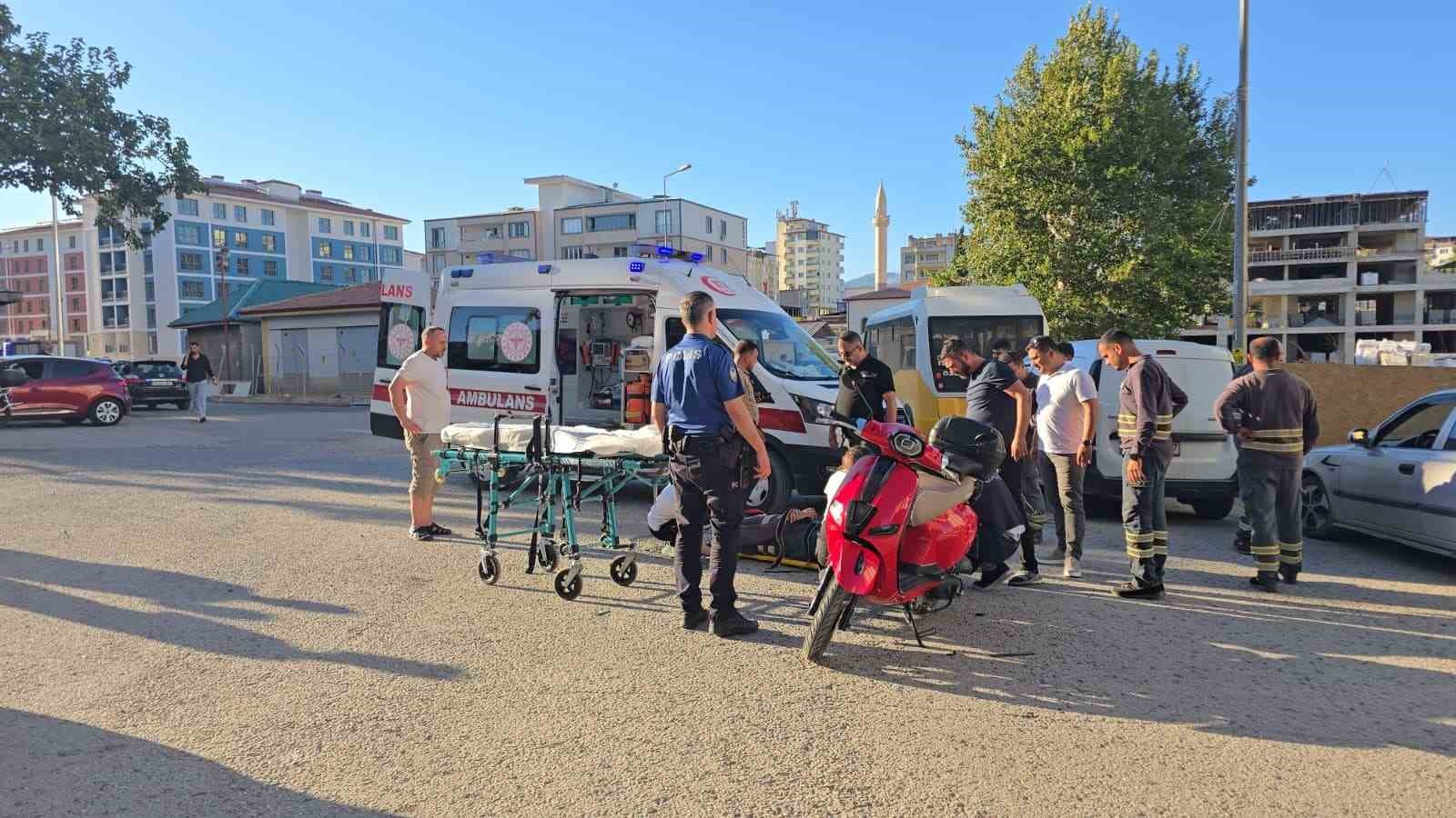 gaziantepte hafif ticari arac ile carpisan motosikletli yaralandi 0 kC32Ml6j