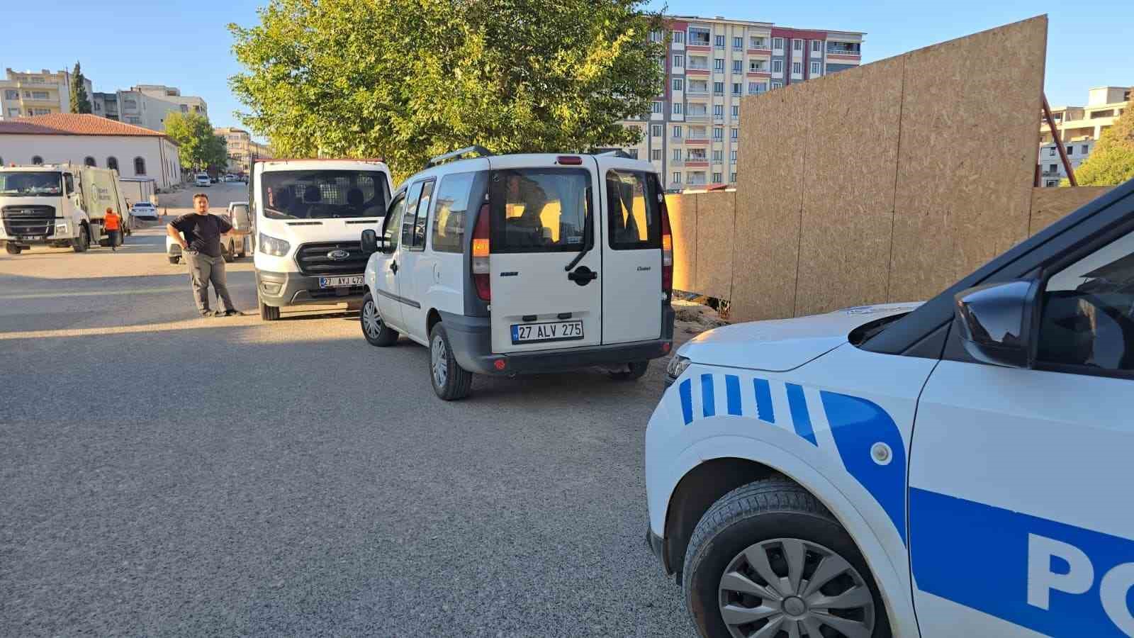 gaziantepte hafif ticari arac ile carpisan motosikletli yaralandi 2 yPeM46QZ
