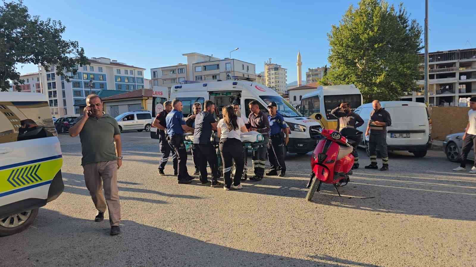 gaziantepte hafif ticari arac ile carpisan motosikletli yaralandi 3 SehHq7I1
