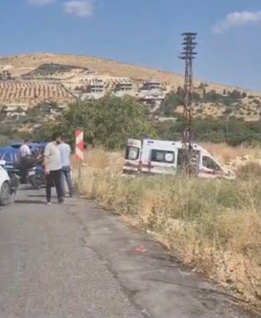 gaziantepte-hafif-ticari-arac-ile-otomobil-carpisti-3-yarali-FDDWBpkn.jpg