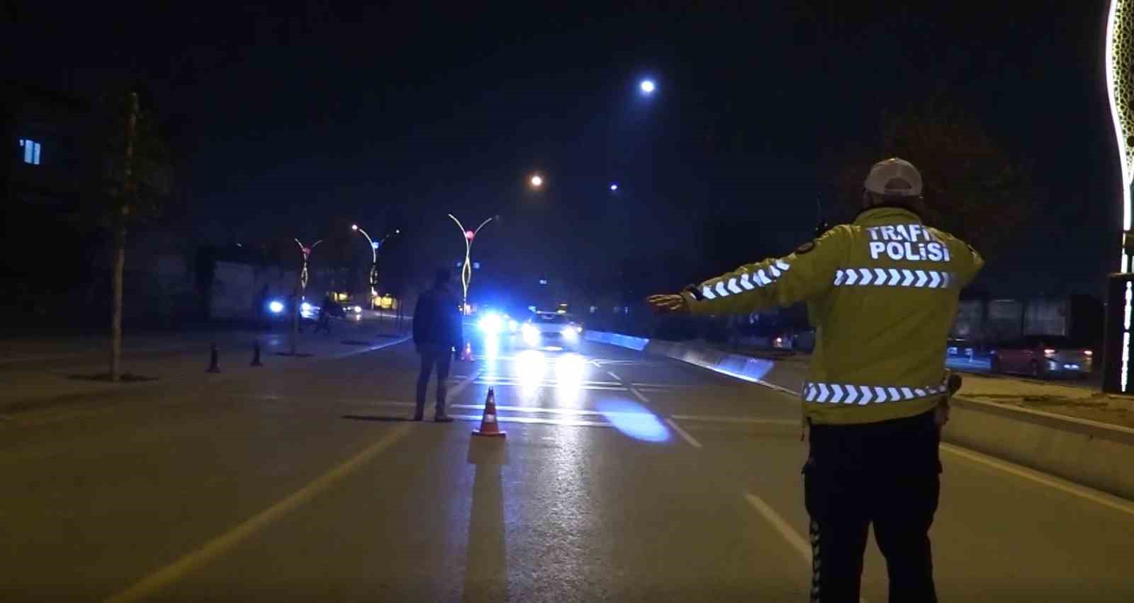 Gaziantep’te "Huzur 27" uygulaması kapsamında 71 araca 797 bin 439 TL ceza kesildi 4 gaziantepte huzur 27 uygulamasi kapsaminda 71 araca 797 bin 439 tl ceza kesildi 0