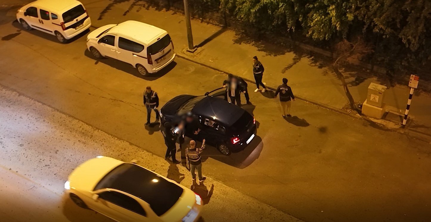 Gaziantep’te "Huzur 27" uygulaması kapsamında 71 araca 797 bin 439 TL ceza kesildi 7 gaziantepte huzur 27 uygulamasi kapsaminda 71 araca 797 bin 439 tl ceza kesildi 3 yGXsnmkg