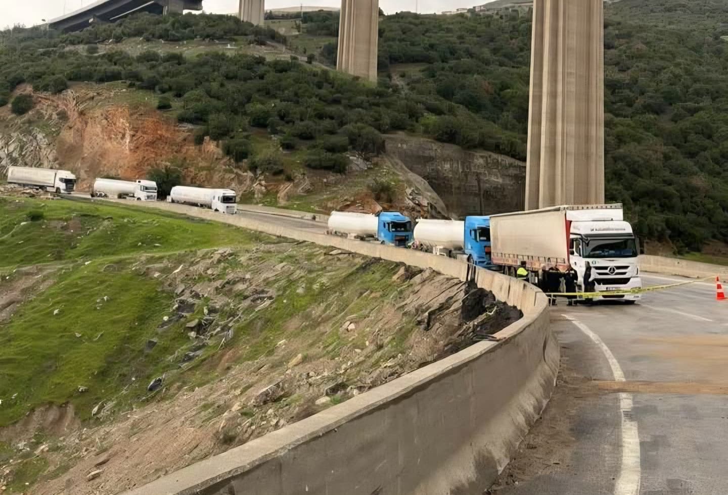 gaziantepte iki tir kafa kafaya carpisti 1 olu 0 yIL1Ct9a