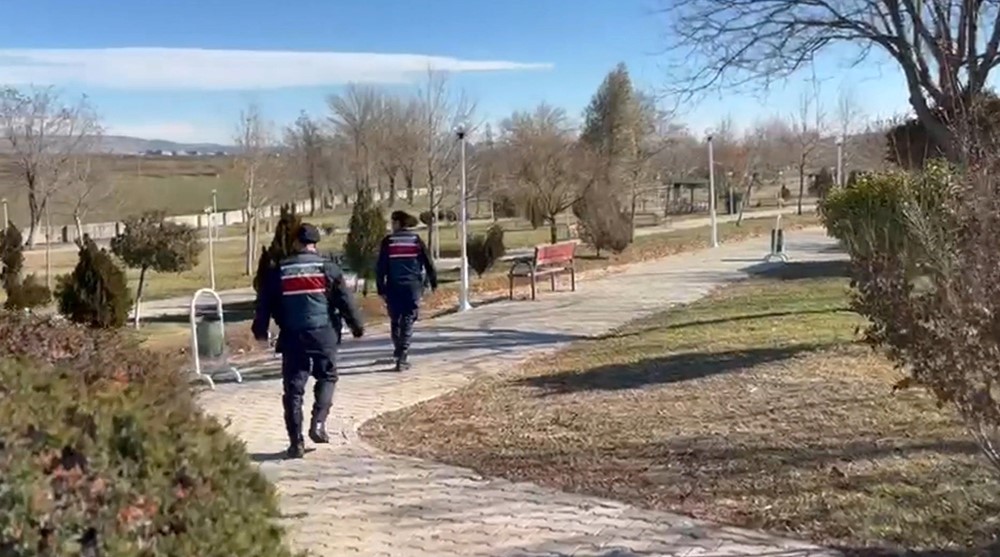 gaziantepte jandarma uygulamasinda 254 aranan sahis yakalandi 1 V5PGhPAg