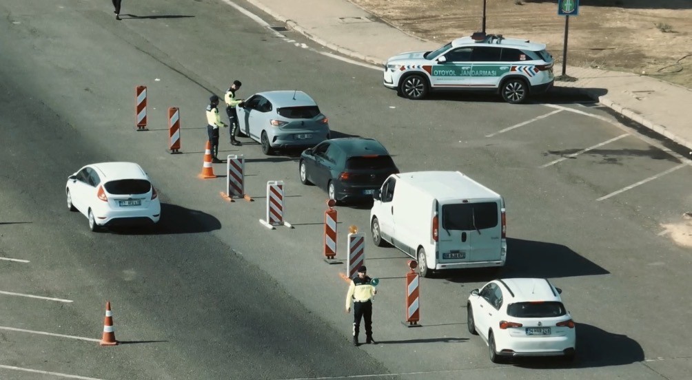 gaziantepte jandarmadan dron destekli trafik denetimi 1 VZI2ErV5