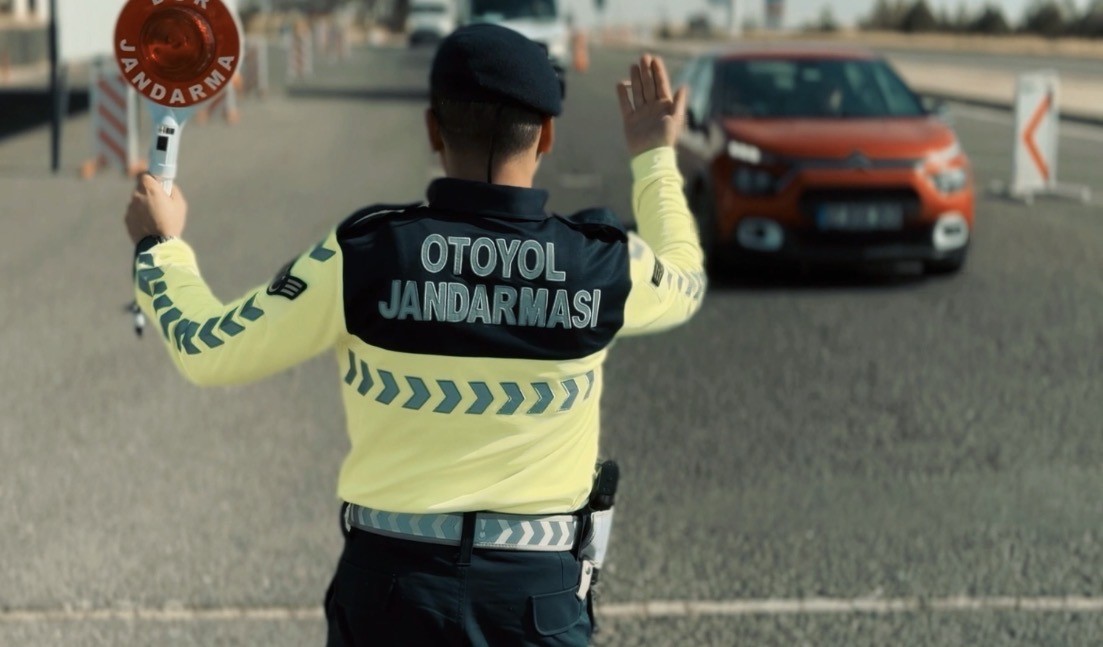 gaziantepte jandarmadan dron destekli trafik denetimi 2 fLVaZPRp