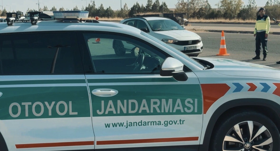 gaziantepte jandarmadan dron destekli trafik denetimi 3 gPdVyKWe